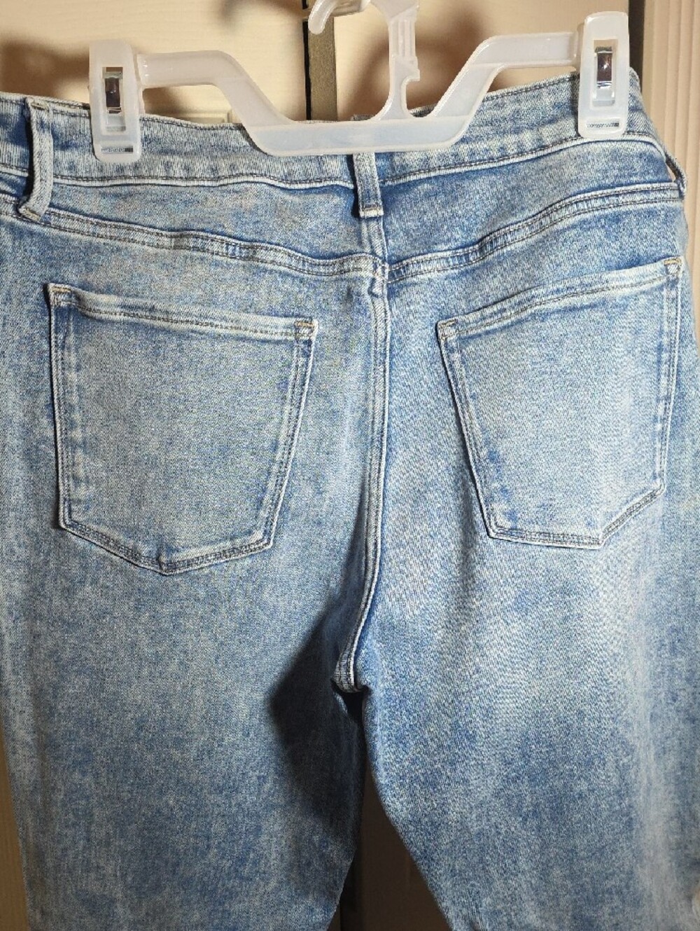 Light Wash Lauren Conrad Women’s Jeans - Picture 5 of 5